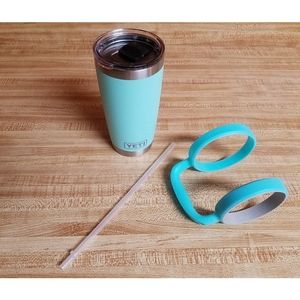 Yeti 20 oz Rambler tumbler in Seafoam with handle and straw